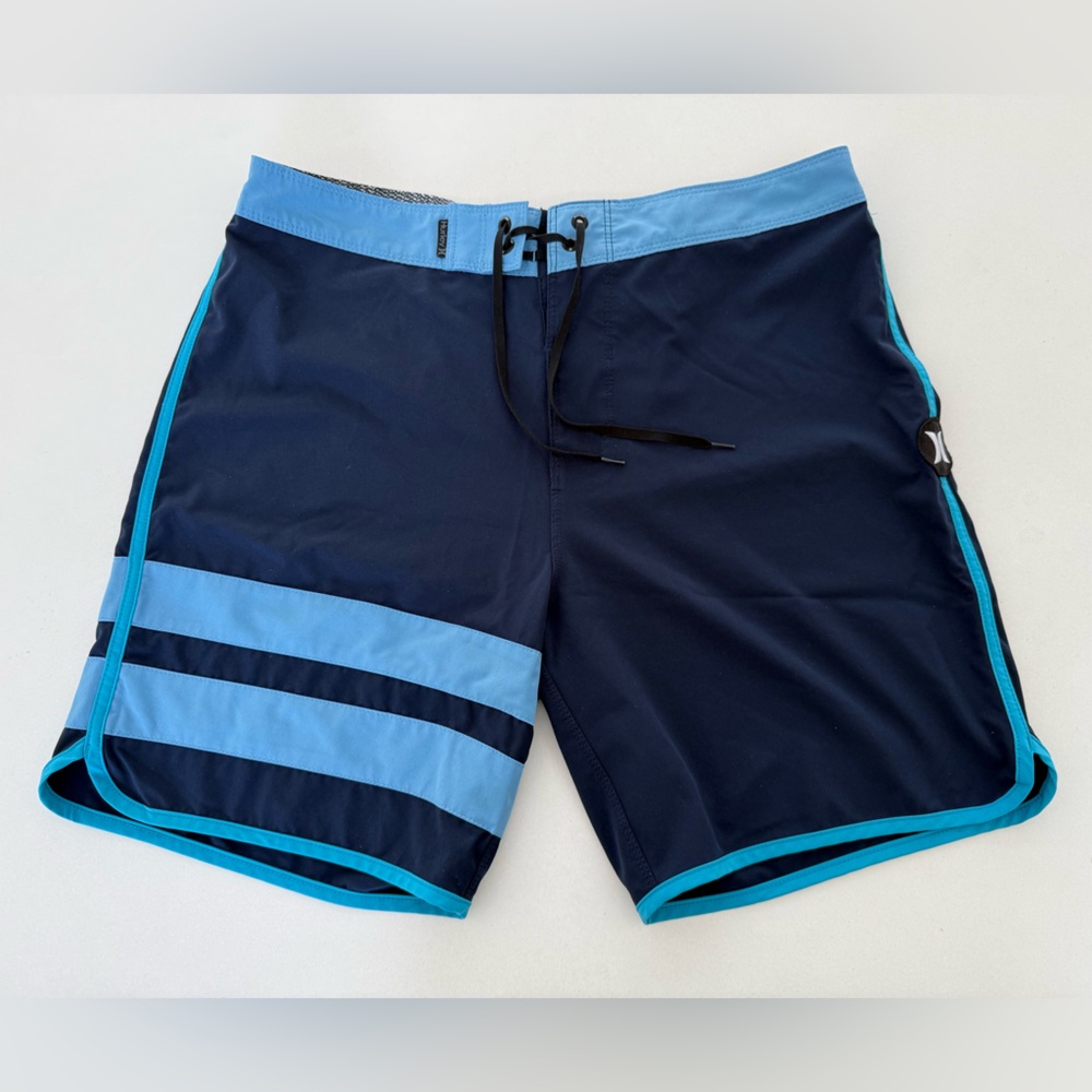 EUC Hurley Phantom Board Shorts Navy, Light Blue, and Turquoise size 33